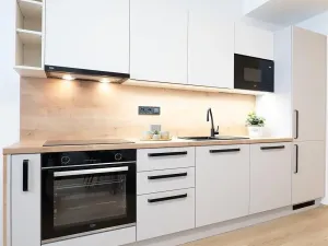 Pronájem bytu 2+kk, Praha - Karlín, Pobřežní, 30 m2