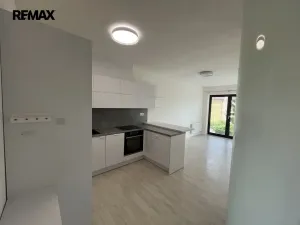 Pronájem bytu 1+kk, Zlín, Čepkovská, 28 m2
