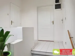 Pronájem bytu 2+kk, Praha, Nad Rohatci, 43 m2