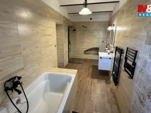 Prodej rodinného domu, Černovice, Dobešovská, 300 m2
