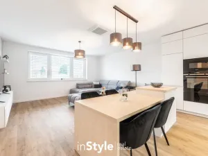 Pronájem bytu 2+kk, Staré Město, Velkomoravská, 71 m2