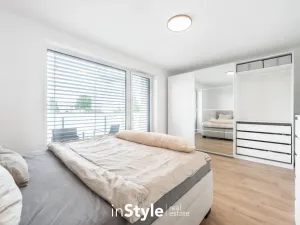 Pronájem bytu 2+kk, Staré Město, Velkomoravská, 71 m2