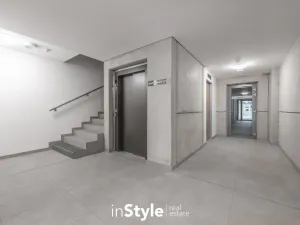 Pronájem bytu 2+kk, Staré Město, Velkomoravská, 71 m2