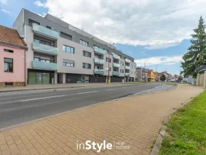 Pronájem bytu 2+kk, Staré Město, Velkomoravská, 71 m2
