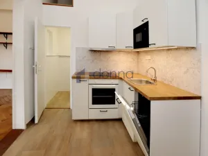 Pronájem bytu 2+1, Praha, Štěpánská, 48 m2
