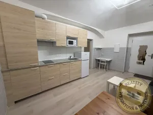 Prodej bytu 2+kk, Praha - Libeň, Zenklova, 37 m2