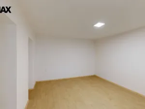 Prodej bytu 3+1, Odrovice, 220 m2