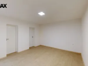Prodej bytu 3+1, Odrovice, 220 m2