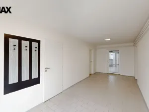 Prodej bytu 3+1, Odrovice, 220 m2