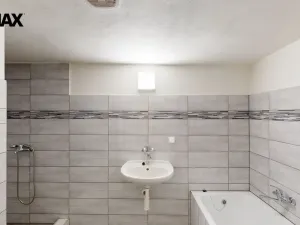 Prodej bytu 3+1, Odrovice, 220 m2