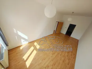 Pronájem bytu 2+1, České Budějovice, Pražská tř., 72 m2