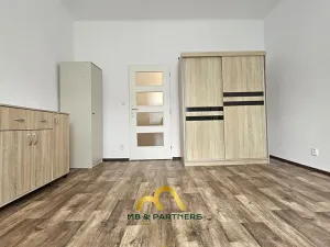 Pronájem bytu 2+kk, Praha - Michle, Adamovská, 42 m2
