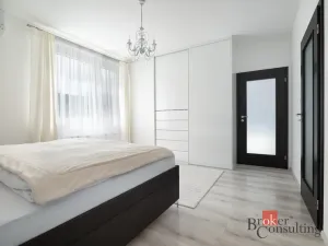 Pronájem rodinného domu, Praha - Dolní Měcholupy, Rothmayerova, 155 m2