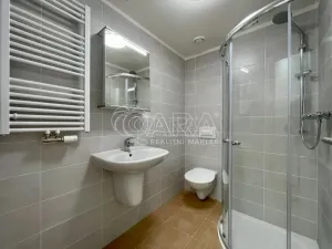 Pronájem bytu 1+kk, Praha - Lhotka, 34 m2
