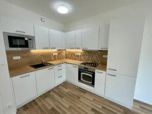 Pronájem bytu 1+kk, Praha - Lhotka, 34 m2