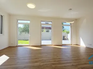 Pronájem kanceláře, Herink, U Kovárny, 92 m2