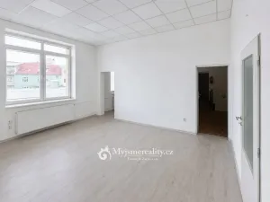 Pronájem kanceláře, Znojmo, Bezručova, 65 m2