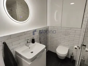 Pronájem bytu 1+kk, Praha, Sokolovská, 28 m2