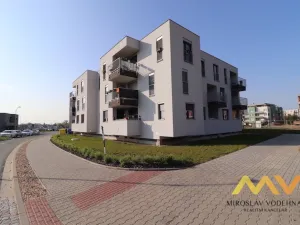 Pronájem bytu 2+kk, Hradec Králové - Třebeš, Pod Svahem, 62 m2