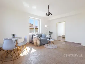 Prodej bytu 2+kk, Petrohrad, 62 m2