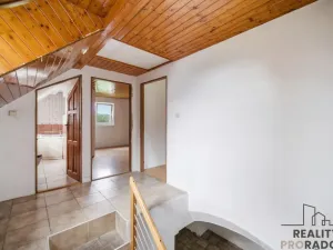 Prodej komerční nemovitosti, Holetín, 400 m2