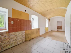 Prodej rodinného domu, Holetín, 400 m2