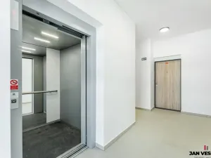 Prodej bytu 1+kk, Plzeň, Železná, 33 m2