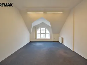 Pronájem kanceláře, Hradec Králové, Československé armády, 100 m2