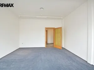 Pronájem kanceláře, Hradec Králové, Československé armády, 100 m2