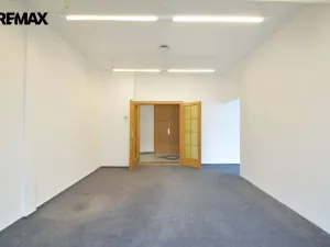 Pronájem kanceláře, Hradec Králové, Československé armády, 100 m2