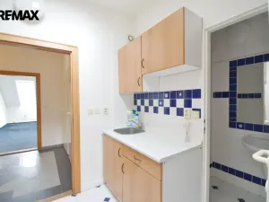 Pronájem kanceláře, Hradec Králové, Československé armády, 100 m2