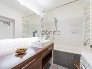 Pronájem bytu 3+1, Praha, Záhřebská, 95 m2