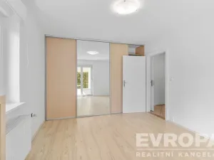 Pronájem rodinného domu, Průhonice, U Cihelny, 237 m2