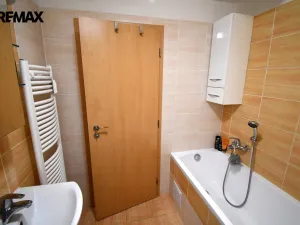 Prodej bytu 1+kk, Hradec Králové - Třebeš, Svatojánská, 28 m2