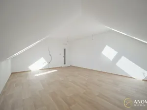 Prodej bytu 3+kk, Trhová Kamenice, Raisovo náměstí, 75 m2