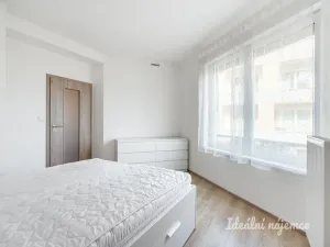 Pronájem bytu 2+kk, Praha - Vršovice, Petrohradská, 60 m2