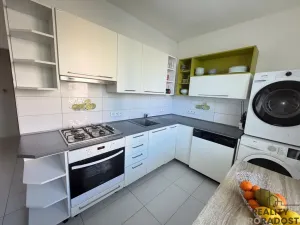 Prodej bytu 3+1, Znojmo, Pražská sídl., 72 m2
