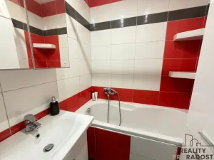 Prodej bytu 3+1, Znojmo, Pražská sídl., 72 m2