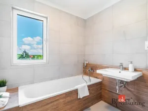 Pronájem rodinného domu, Dubí, Zahradní, 119 m2