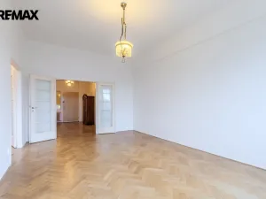 Prodej bytu 2+1, Praha - Bubeneč, náměstí Interbrigády, 95 m2