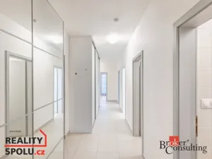 Pronájem bytu 4+kk, Praha - Karlín, U Mlýnského kanálu, 87 m2