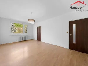 Prodej bytu 3+1, Povrly, Sídliště II, 84 m2