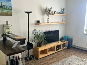 Pronájem bytu 2+kk, Praha, Černokostelecká, 47 m2