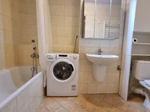 Pronájem bytu 1+kk, Praha - Vysočany, Poděbradská, 33 m2