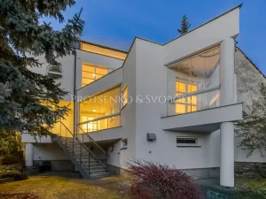 Prodej ordinace, Křižanov, Benešovo náměstí, 530 m2