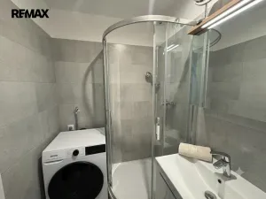 Pronájem bytu 2+1, Hradec Králové - Slezské Předměstí, třída SNP, 54 m2