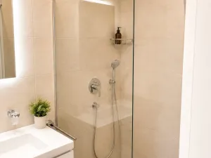 Pronájem bytu 1+kk, Praha - Bubeneč, Korunovační, 25 m2