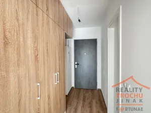 Pronájem bytu 1+kk, Hradec Králové, Pod Zámečkem, 27 m2