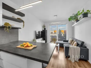 Prodej bytu 3+kk, Praha - Uhříněves, Oty Bubeníčka, 57 m2