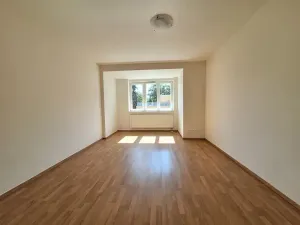 Pronájem bytu 1+1, Praha - Smíchov, Podbělohorská, 43 m2